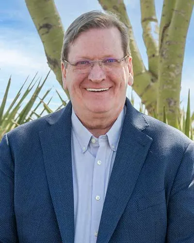 Robb Vaules headshot